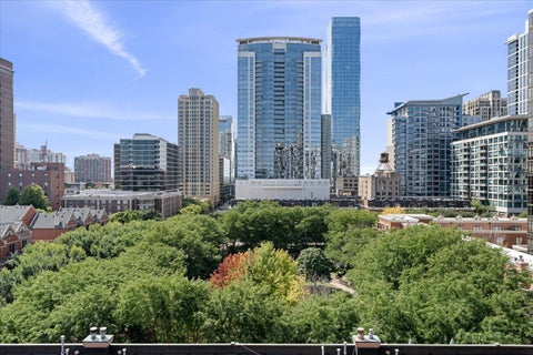 Tiny photo for 1335 S Prairie Avenue #906, Chicago, IL 60605 (MLS # 12729936)