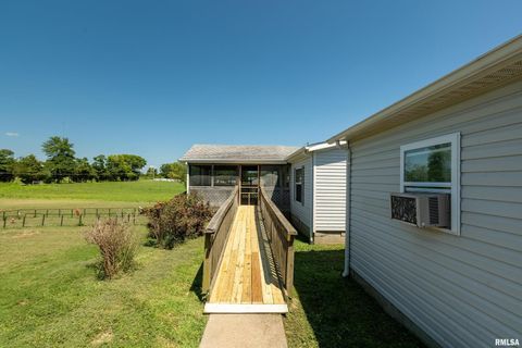 Tiny photo for 14809 Sulphur Springs Road, Creal Springs, IL 62922 (MLS # QC4269902)