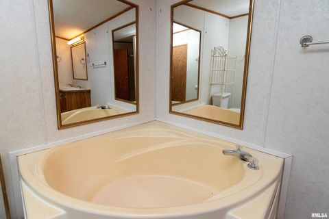 Tiny photo for 14809 Sulphur Springs Road, Creal Springs, IL 62922 (MLS # QC4269902)