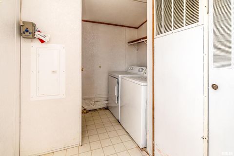 Tiny photo for 14809 Sulphur Springs Road, Creal Springs, IL 62922 (MLS # QC4269902)