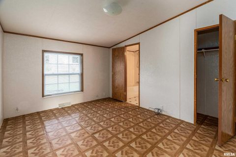 Tiny photo for 14809 Sulphur Springs Road, Creal Springs, IL 62922 (MLS # QC4269902)