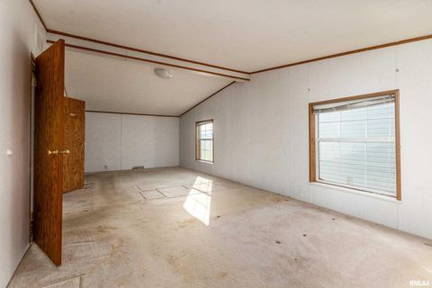 Tiny photo for 14809 Sulphur Springs Road, Creal Springs, IL 62922 (MLS # QC4269902)