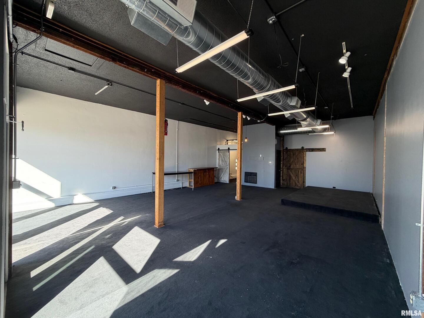 520 W 2ND Street