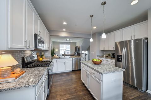 Tiny photo for 3S602 Everton Drive, Warrenville, IL 60555 (MLS # 12598190)