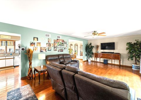 Tiny photo for 10926 Circle Court, Palos Hills, IL 60465 (MLS # 12556463)