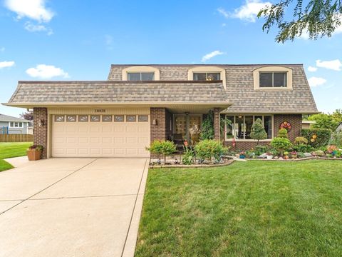 Photo of 10926 Circle Court, Palos Hills, IL 60465 (MLS # 12556463)