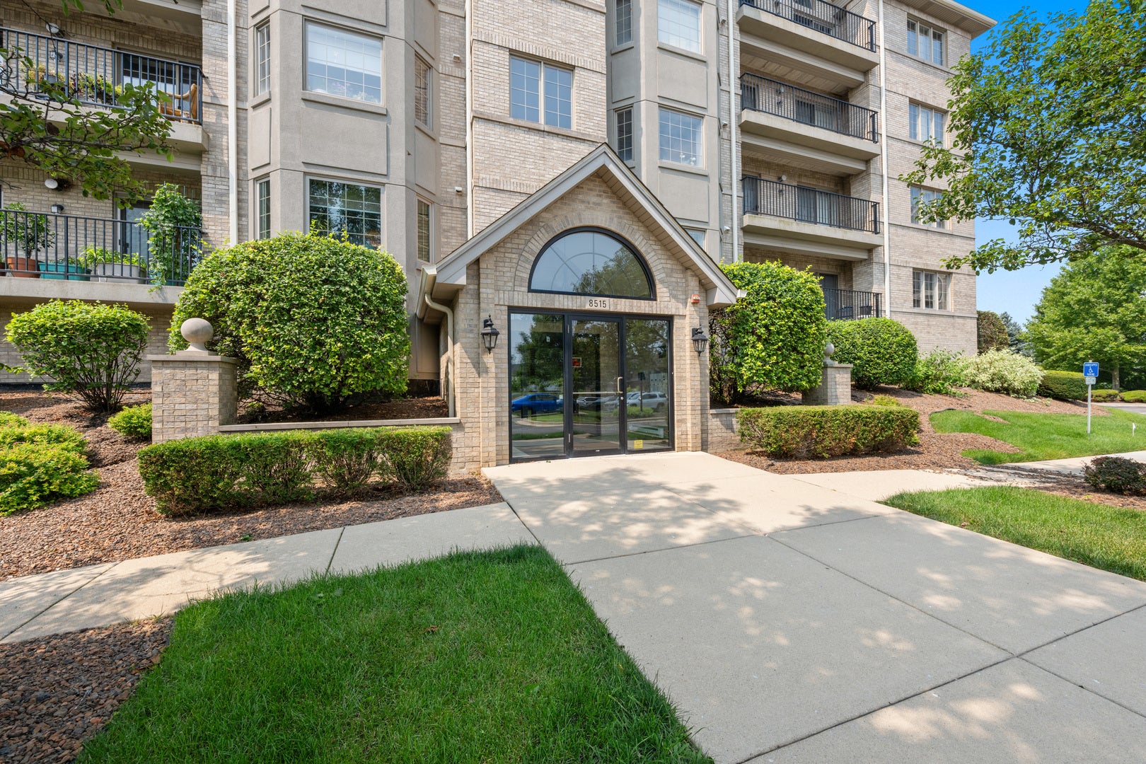 8515 Woodward Avenue 303