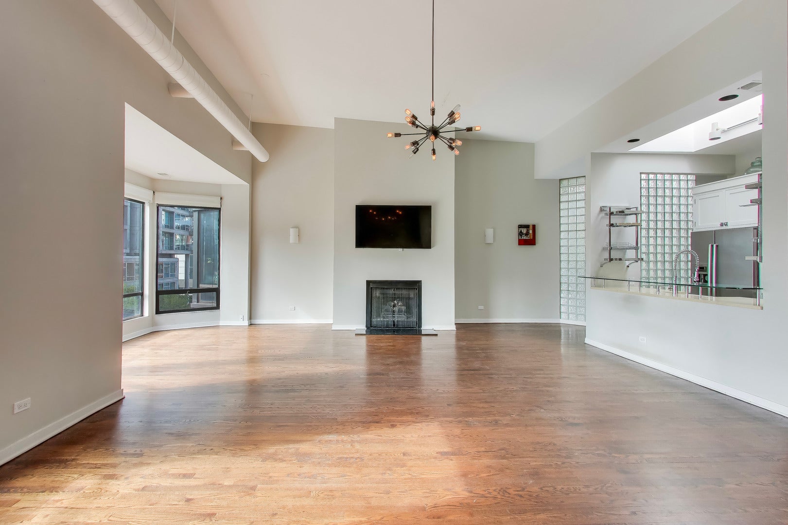 503 N Wells Street 3