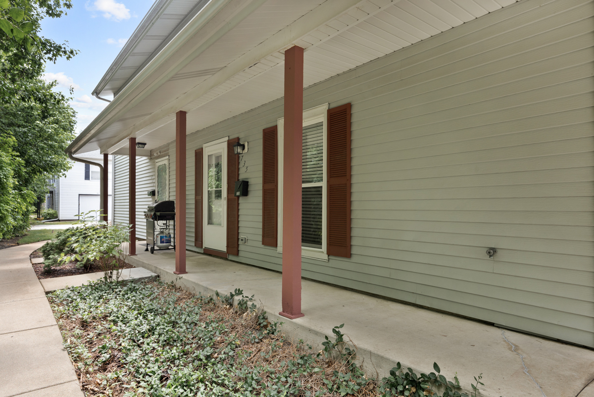 735 Wellington Avenue