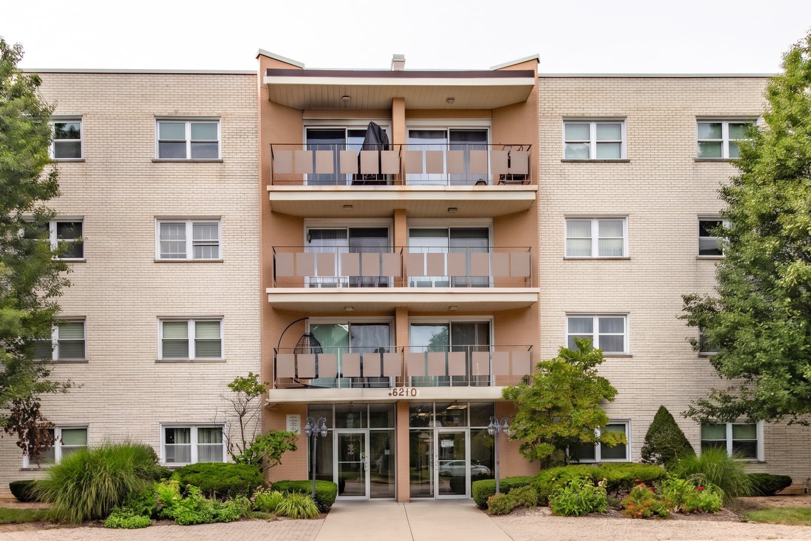 8210 ELMWOOD Street 314