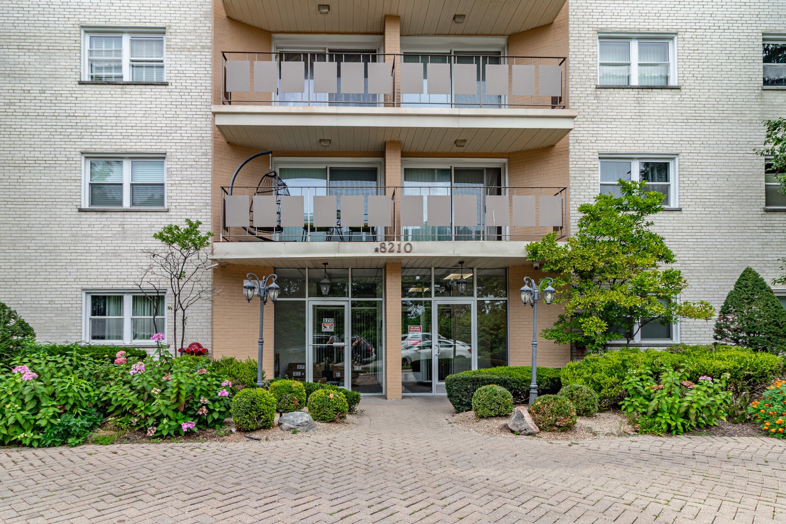 8210 ELMWOOD Street 314