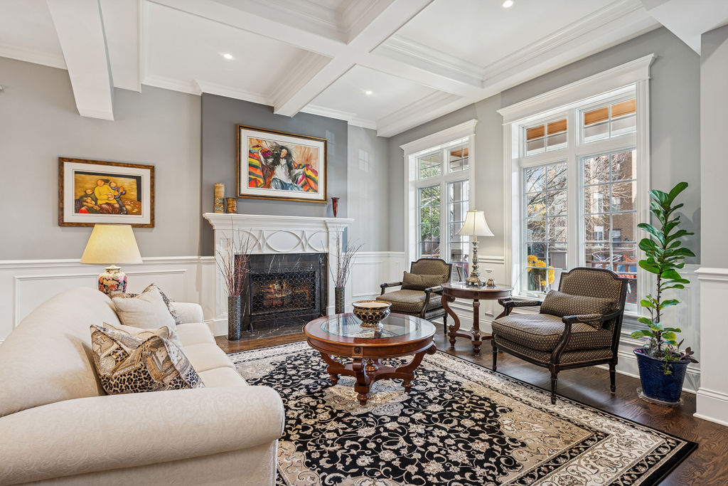 4740 N Hermitage Avenue