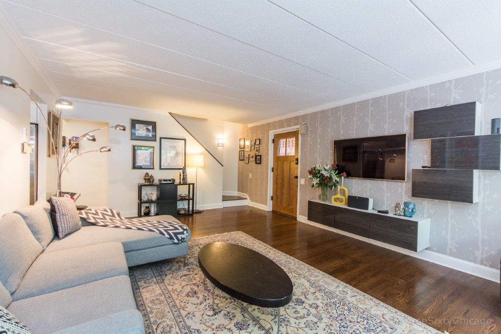 1153 S Plymouth Court C