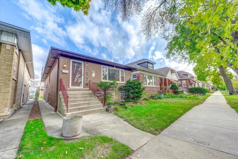 Photo of 5119 N Tripp Avenue, Chicago, IL 60630 (MLS # 12514694)
