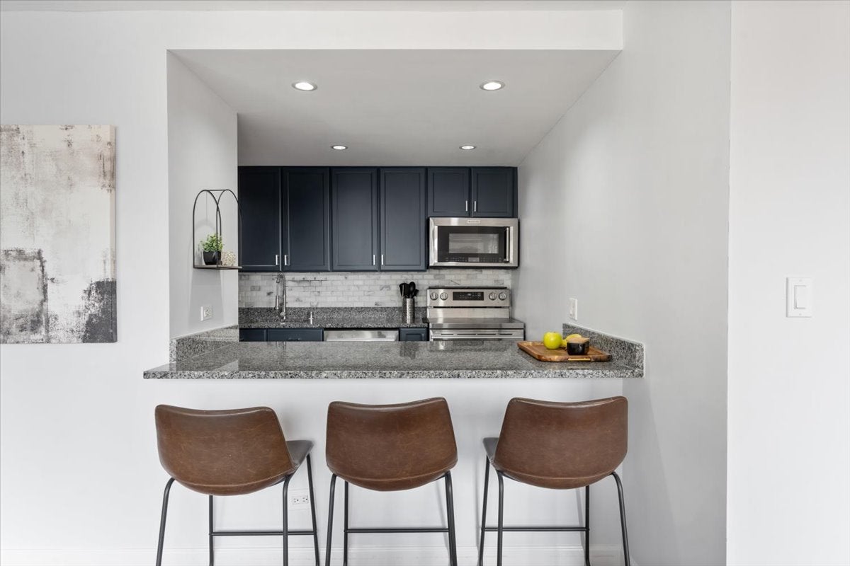 30 E Huron Street 2304