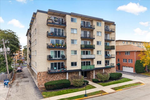 Tiny photo for 7314 Randolph Street #4E, Forest Park, IL 60130 (MLS # 12786899)