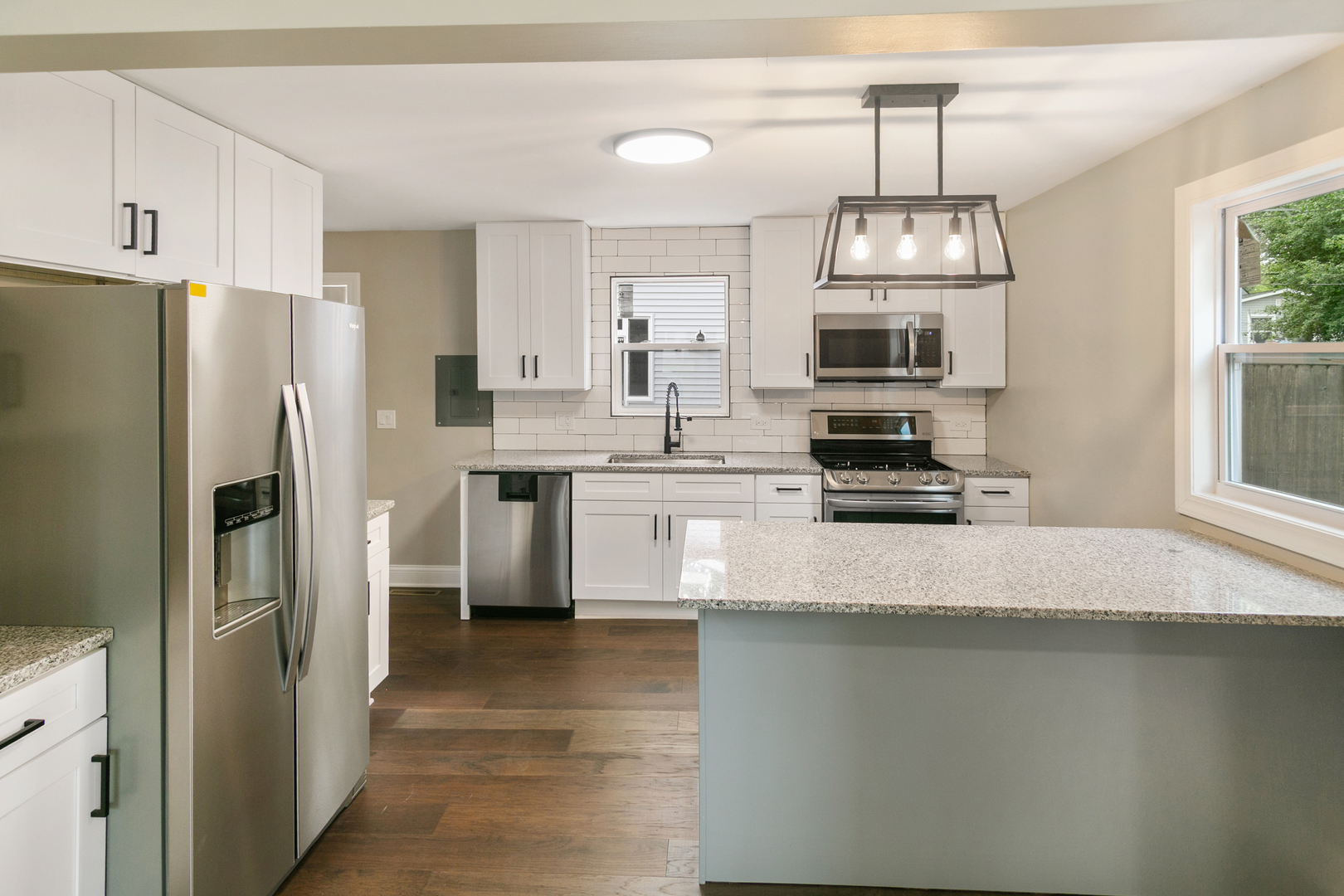 411 N Lakeshore Drive