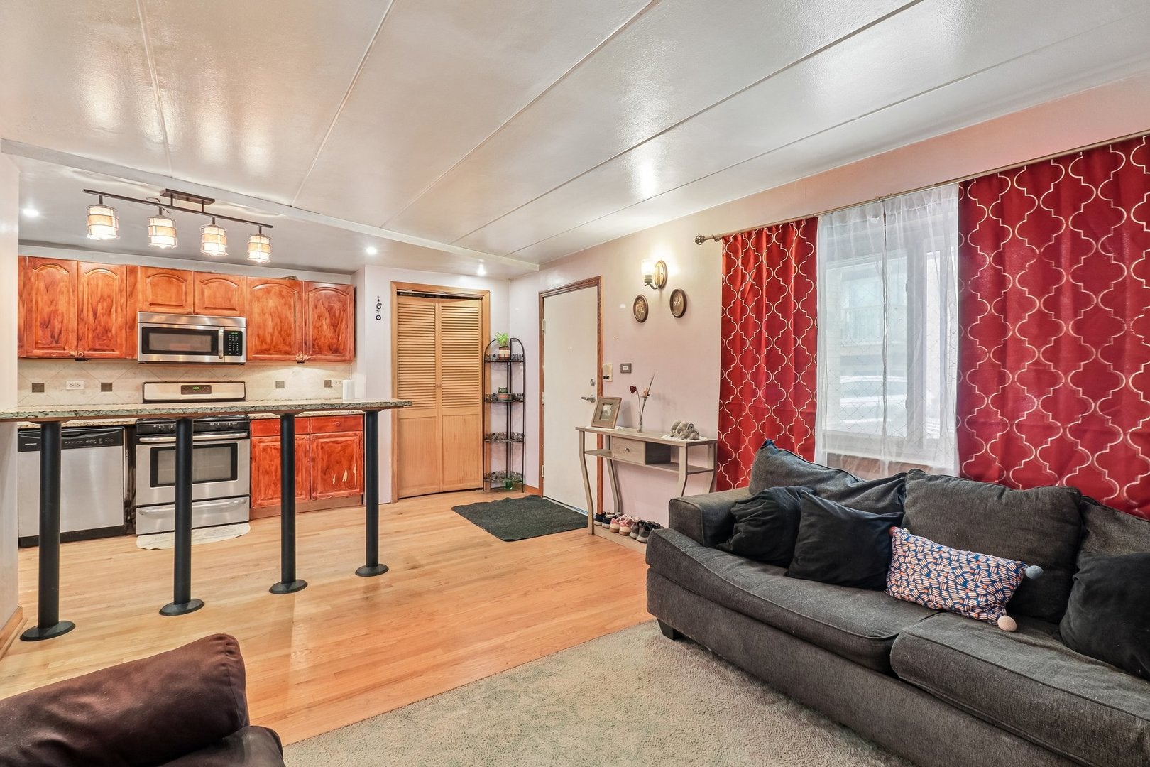 10033 Irving Park Road 1B