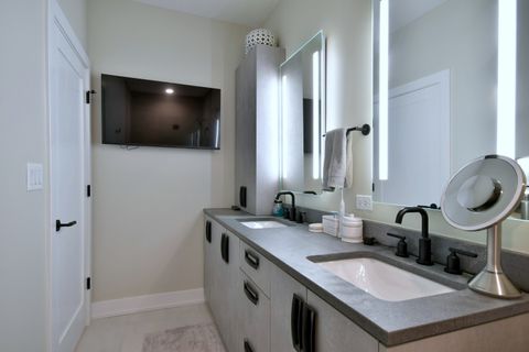 Tiny photo for 262 N Addison Avenue, Elmhurst, IL 60126 (MLS # 12469814)