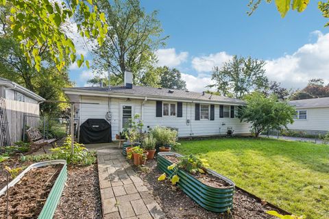 Tiny photo for 418 Flanders Lane, Grayslake, IL 60030 (MLS # 12496408)