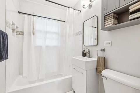 Tiny photo for 418 Flanders Lane, Grayslake, IL 60030 (MLS # 12496408)