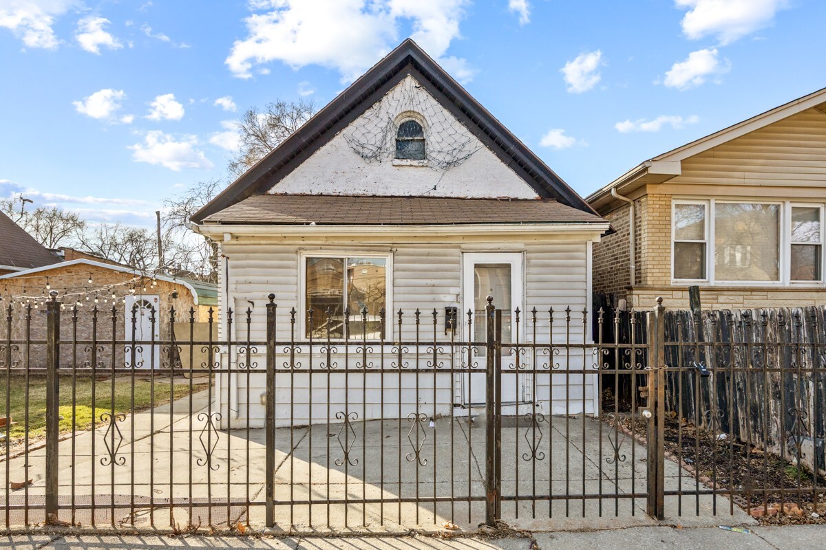 1130 N Hamlin Avenue