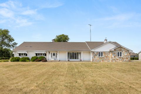 Photo of 20 N Carbon Hill Road, Coal City, IL 60416 (MLS # 12497088) Photo of 20 N Carbon Hill Road, Coal City, IL 60416 (MLS # 12497088)