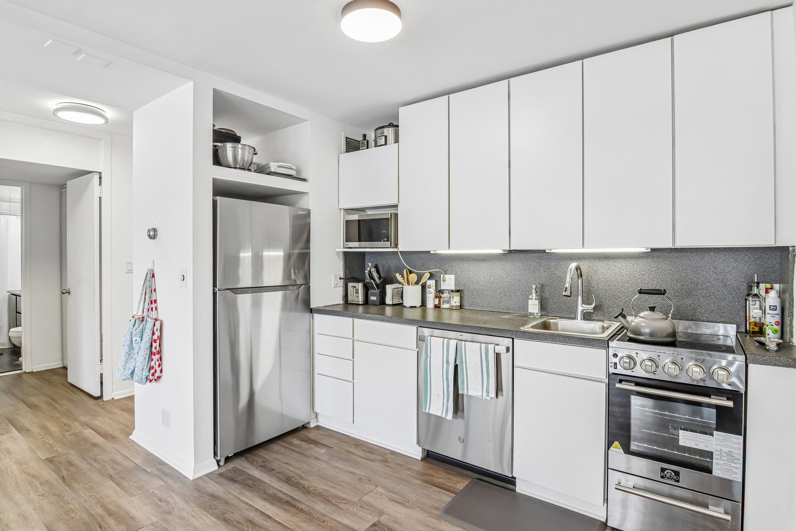 1440 N Lake Shore Drive 8B