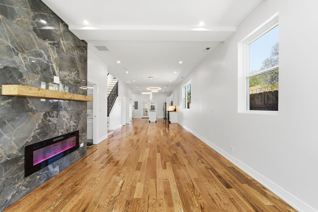 618 N Avers Avenue