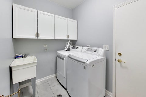 Tiny photo for 2063 Norwich Court #2063, Glenview, IL 60026 (MLS # 12737802)