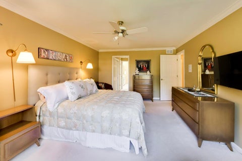 Tiny photo for 2063 Norwich Court #2063, Glenview, IL 60026 (MLS # 12737802)
