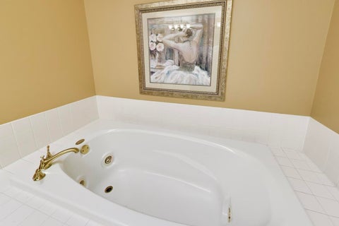 Tiny photo for 2063 Norwich Court #2063, Glenview, IL 60026 (MLS # 12737802)