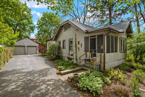 Photo of 103 Grove Avenue, Fox River Grove, IL 60021 (MLS # 12642087)