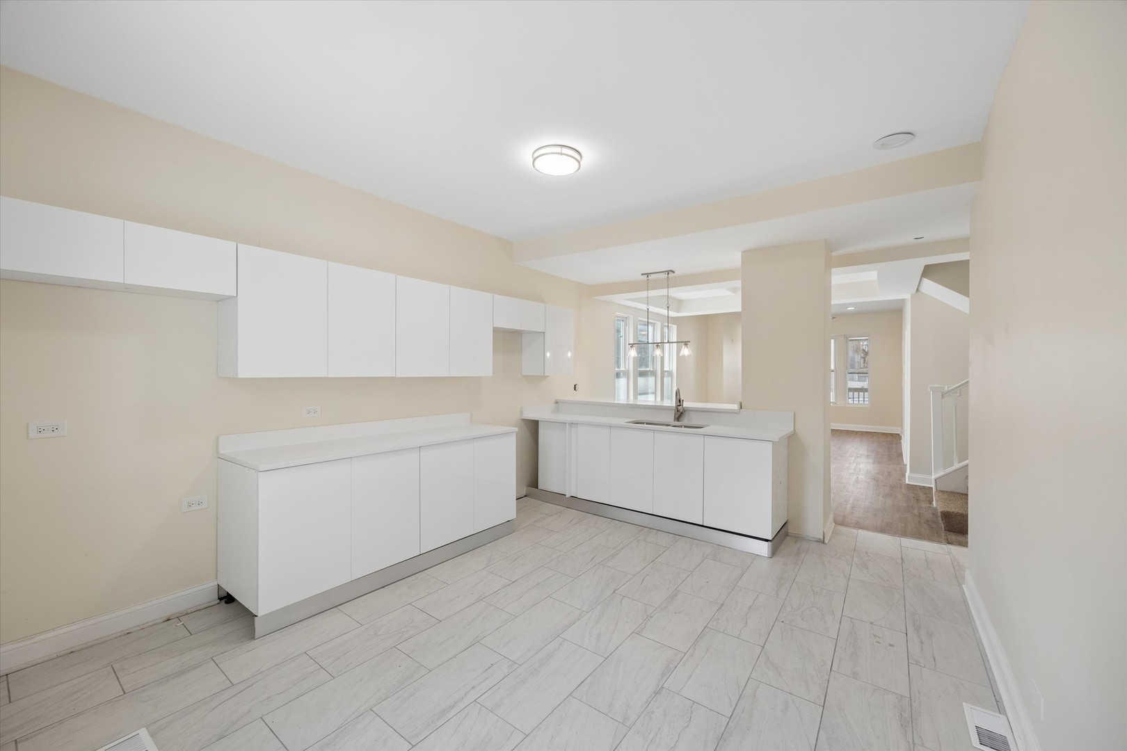 7845 S Ingleside Avenue