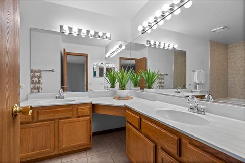 Tiny photo for 77 Saint Croix Court, Aurora, IL 60504 (MLS # 12448509)