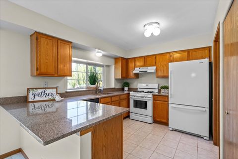 Tiny photo for 77 Saint Croix Court, Aurora, IL 60504 (MLS # 12448509)