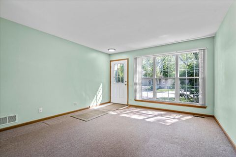 Tiny photo for 77 Saint Croix Court, Aurora, IL 60504 (MLS # 12448509)