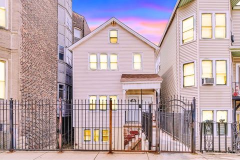 9024 S Houston Avenue Chicago IL 60617