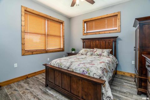 Tiny photo for 1651 Sneed Road, Carbondale, IL 62902 (MLS # EB460352)