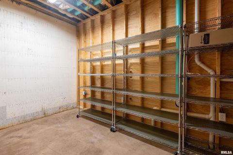 Tiny photo for 1651 Sneed Road, Carbondale, IL 62902 (MLS # EB460352)