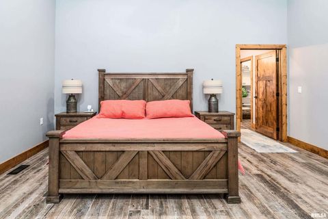 Tiny photo for 1651 Sneed Road, Carbondale, IL 62902 (MLS # EB460352)