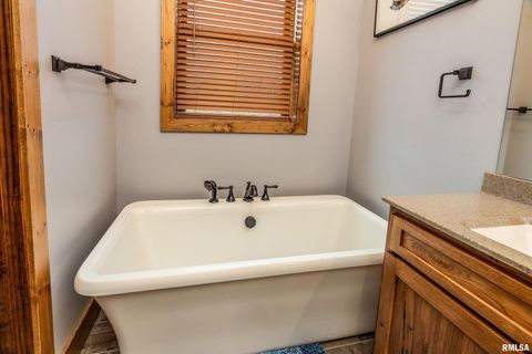 Tiny photo for 1651 Sneed Road, Carbondale, IL 62902 (MLS # EB460352)