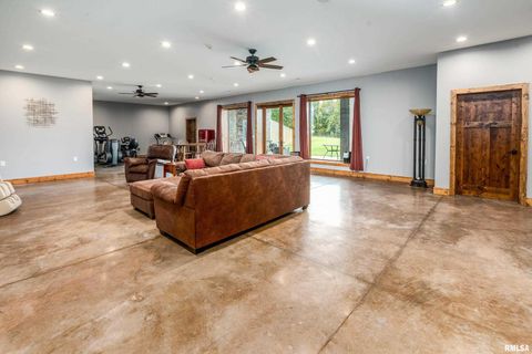 Tiny photo for 1651 Sneed Road, Carbondale, IL 62902 (MLS # EB460352)