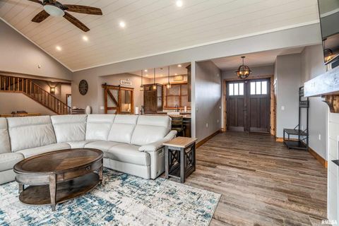 Tiny photo for 1651 Sneed Road, Carbondale, IL 62902 (MLS # EB460352)