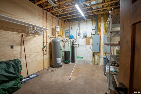 Tiny photo for 1651 Sneed Road, Carbondale, IL 62902 (MLS # EB460352)