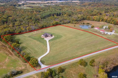 Tiny photo for 1651 Sneed Road, Carbondale, IL 62902 (MLS # EB460352)