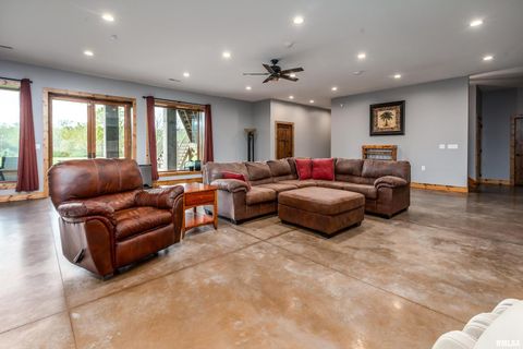 Tiny photo for 1651 Sneed Road, Carbondale, IL 62902 (MLS # EB460352)