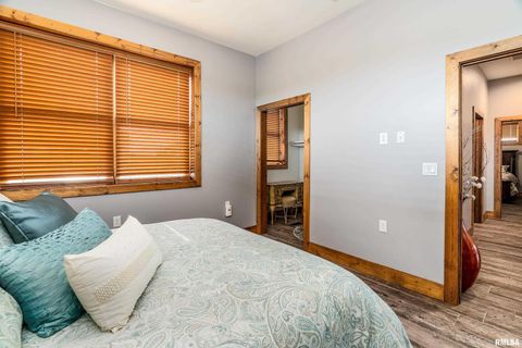 Tiny photo for 1651 Sneed Road, Carbondale, IL 62902 (MLS # EB460352)