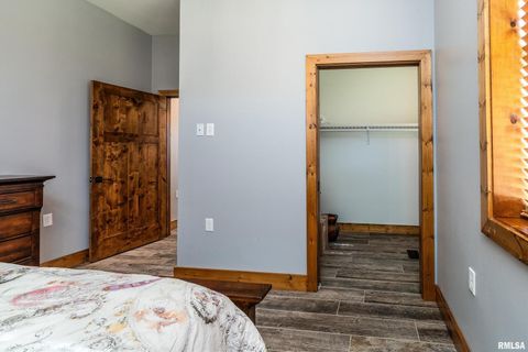 Tiny photo for 1651 Sneed Road, Carbondale, IL 62902 (MLS # EB460352)