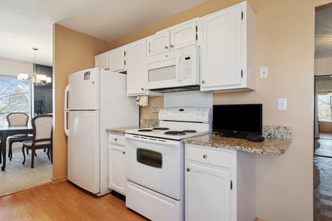 Tiny photo for 3030 Pheasant Creek Drive #405, Northbrook, IL 60062 (MLS # 12576819)